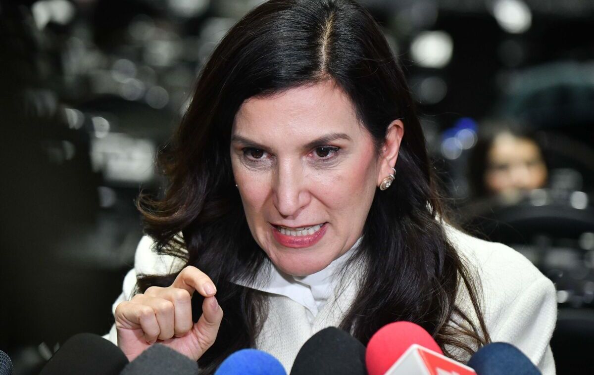 Kenia López critica periodo extraordinario: acusa intento de concentrar poder y limitar libertades