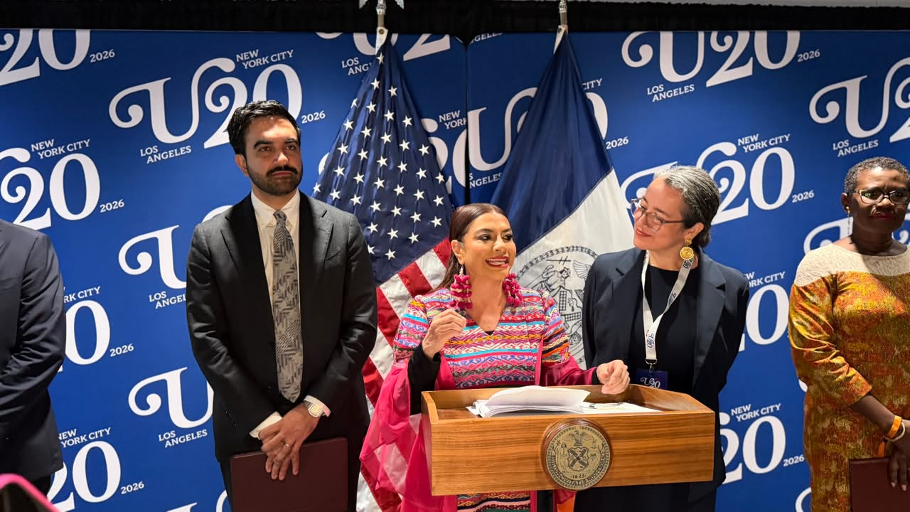 Brugada plantea en Nueva York ciudades más accesibles y con mayor bienestar social