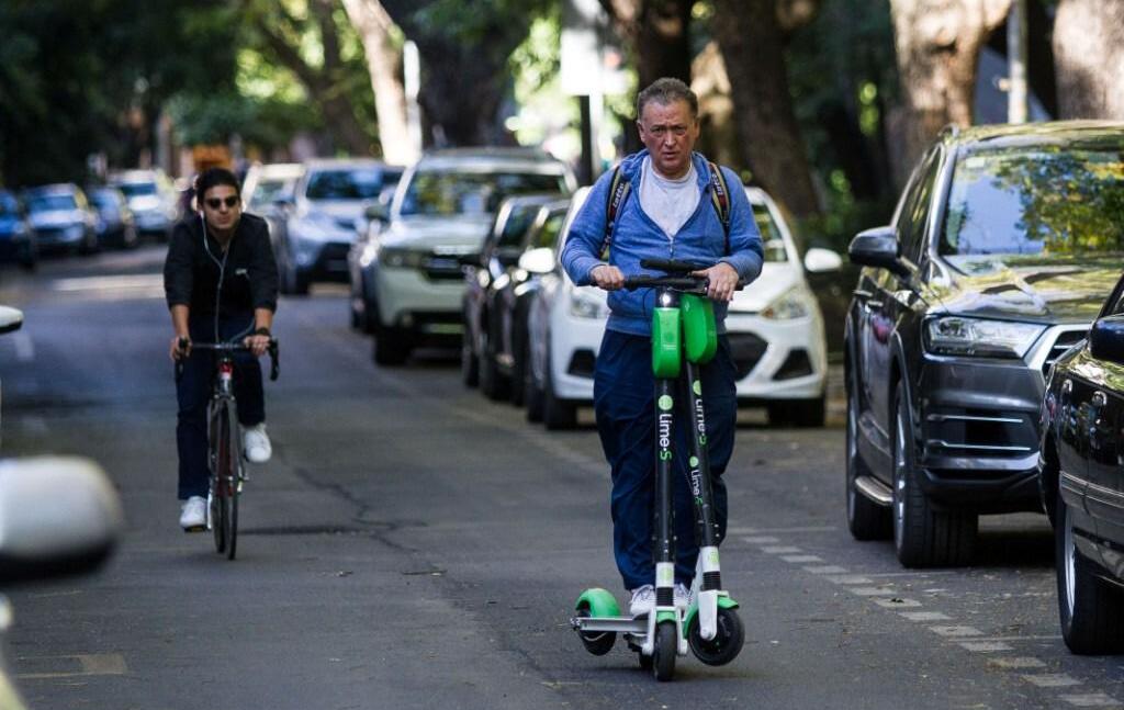 Motos y scooters eléctricos en CDMX: qué licencia necesitarás y cuánto costará