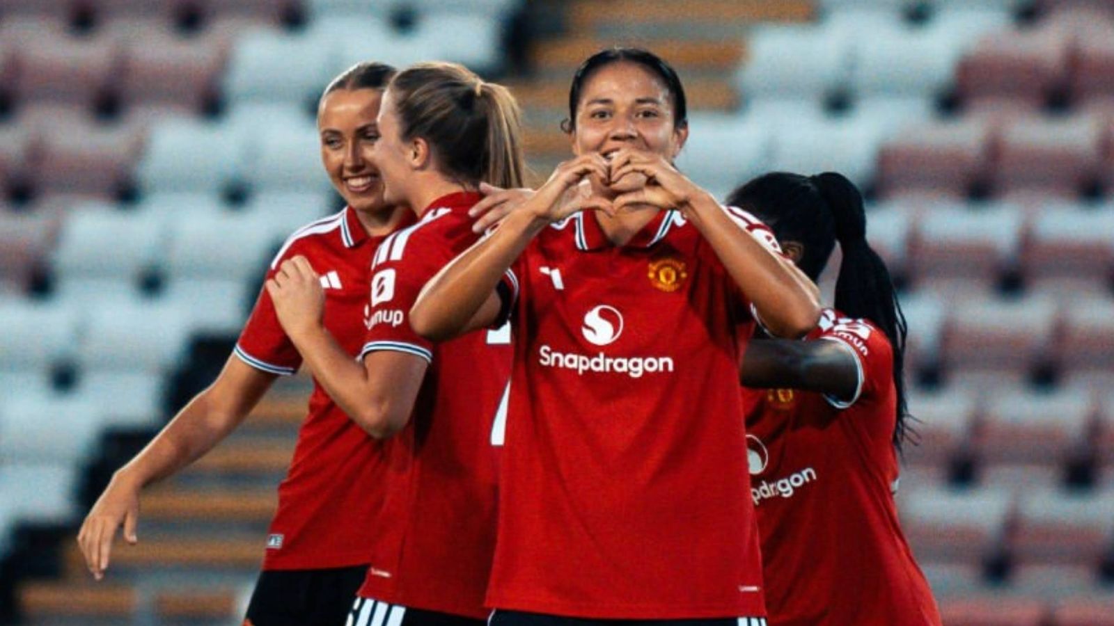 ¡Rebeca Bernal sigue haciendo historia! Anota sus primeros goles con el United